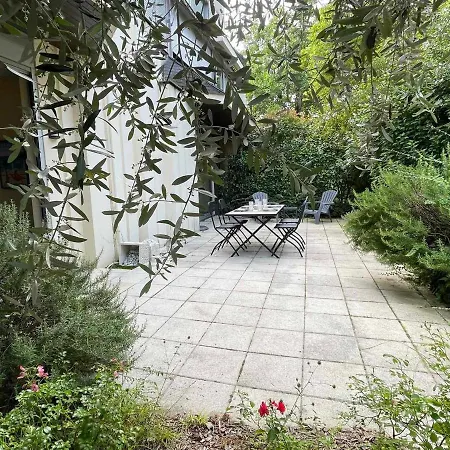T3 Proche Du Avec Terrasse, Jardin, Et Stationnements Prives - - Fr-1-555-91